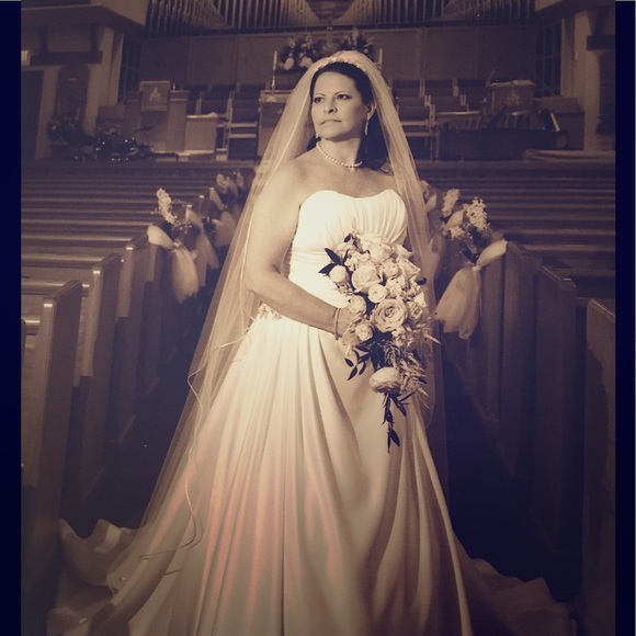 Meet your Posher, Cynthia - Picture 1 of 1